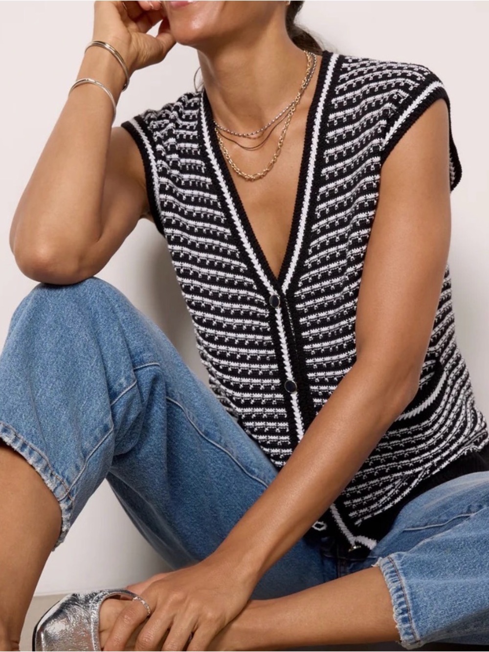 Evereve black and white sweater vest NWT SMALL